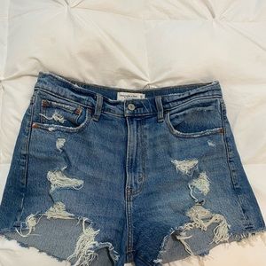 SOLD- A&F high waisted “the mom” shorts